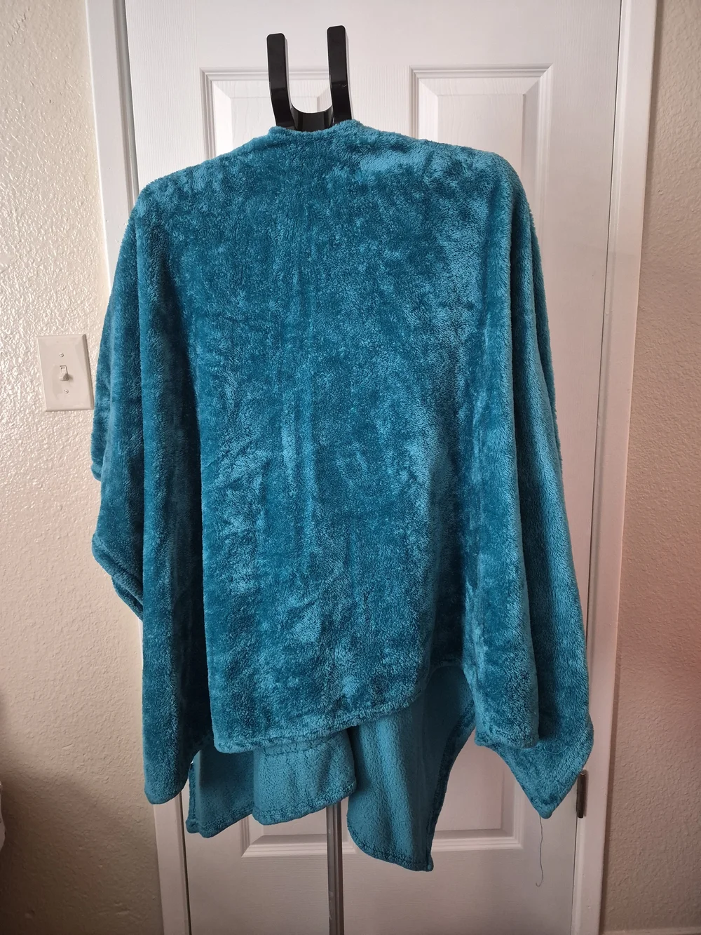 Plush Teal Cozy Wrap with Pom Tie